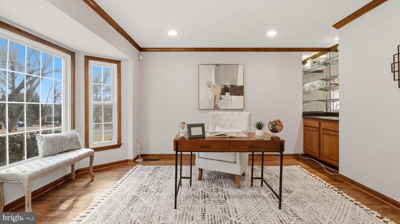 Home Office, Interior, Recessed Lighting, Wood Texture Flooring