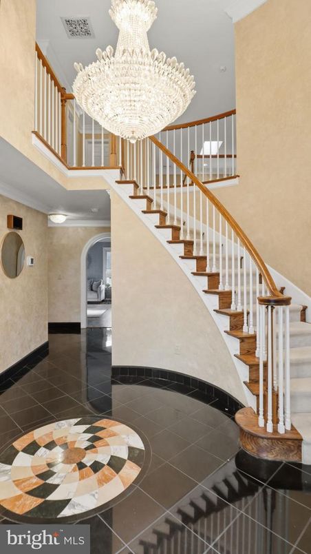 Chandelier, Interior