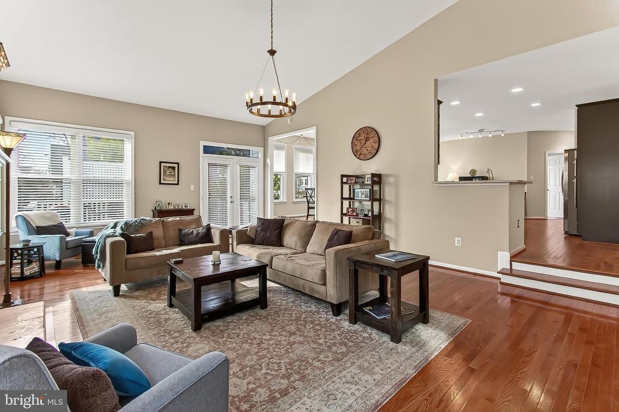 Chandelier, Interior, Living room, Pendant Lights, Recessed Lighting, Wood Texture Flooring