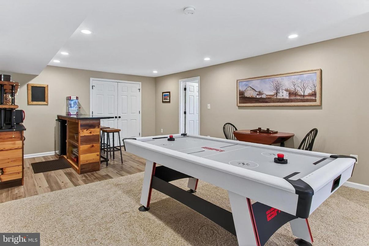 Billiard Table, Game Room, Interior, Recessed Lighting, Wood Texture Flooring