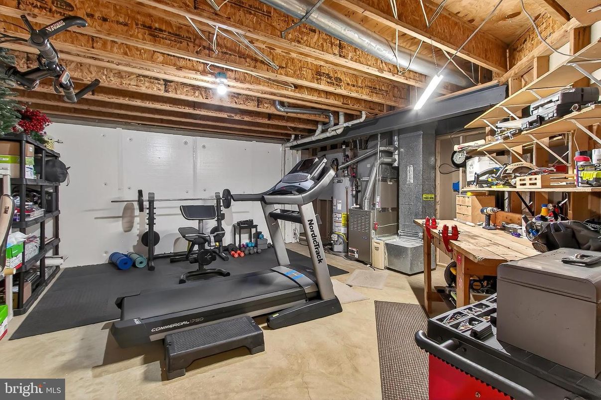 Fitness Equipment, Interior, Wooden Beams