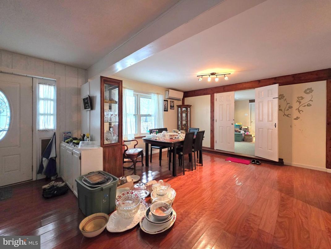 Dining room, Interior, Wood Texture Flooring