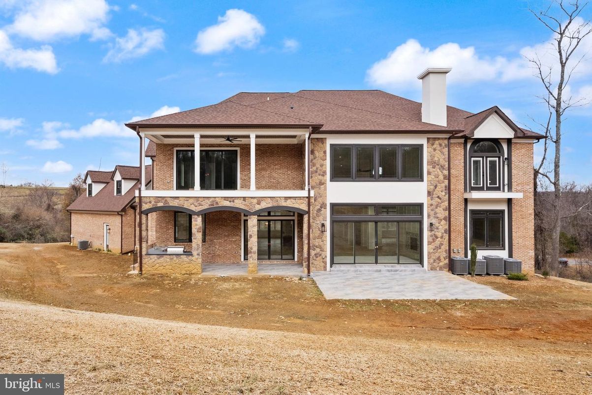 Backyard, Exterior, Facade, Brick Facade, Split Level