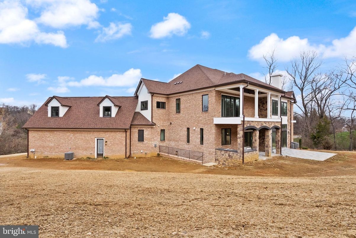 Backyard, Exterior, Facade, French Provincial