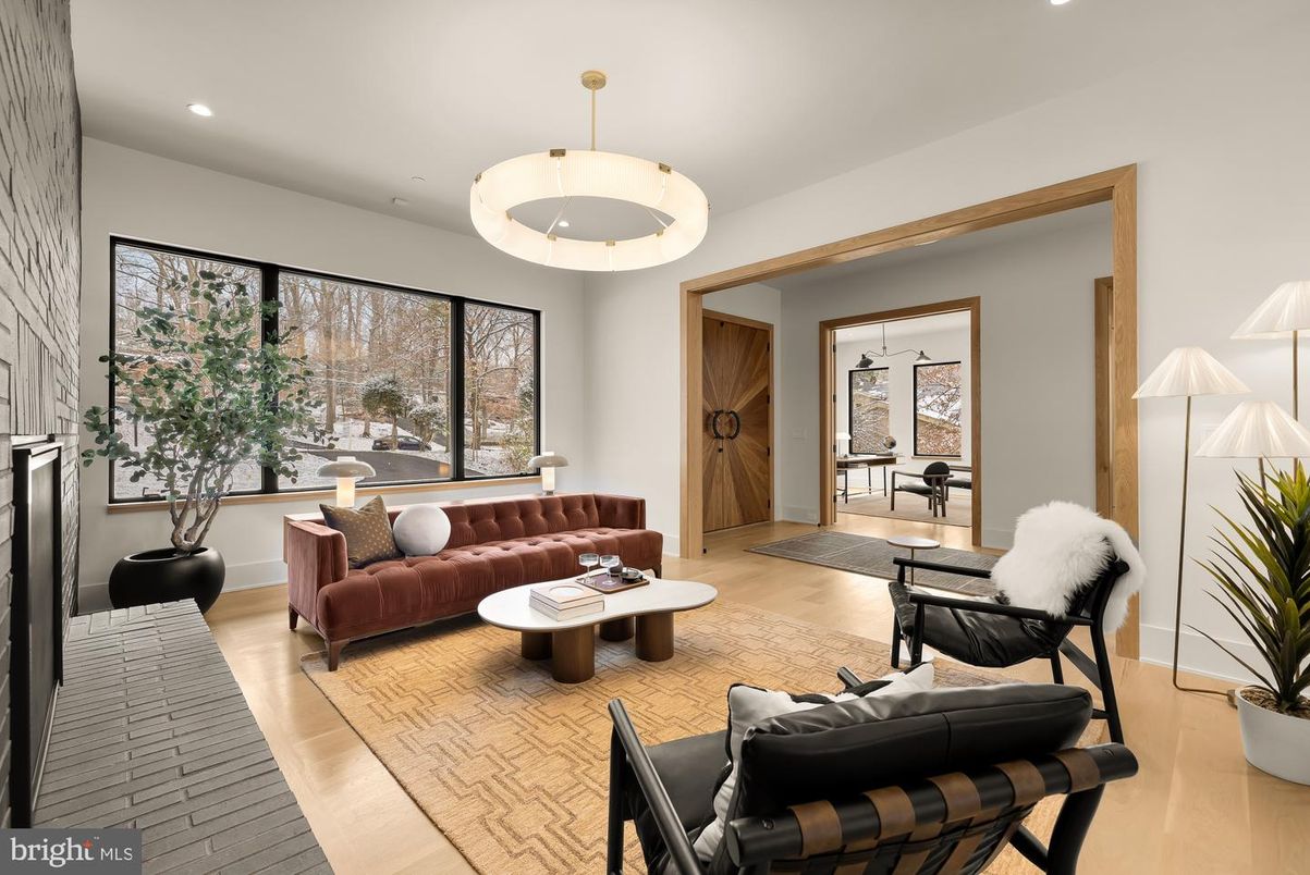 Interior, Living room, Pendant Lights, Recessed Lighting, Wood Texture Flooring