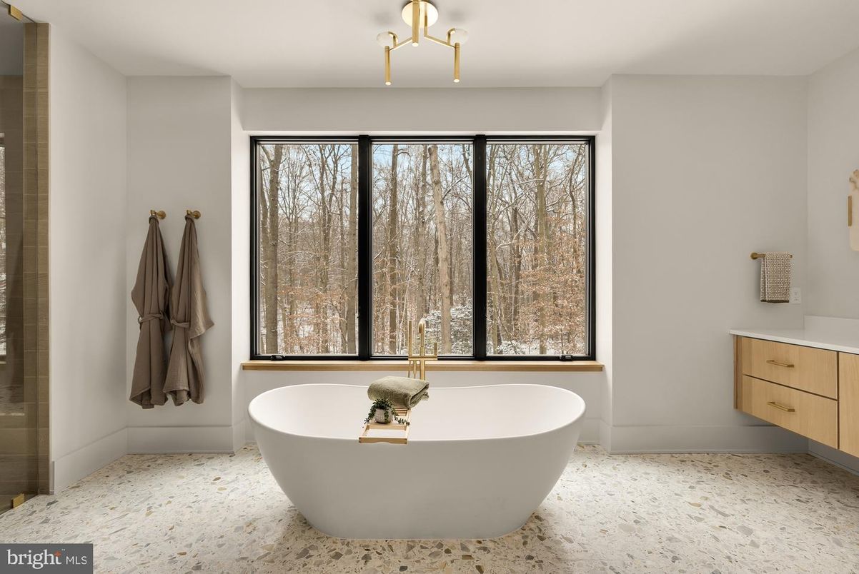 Bathroom, Free Standing Baths, Interior