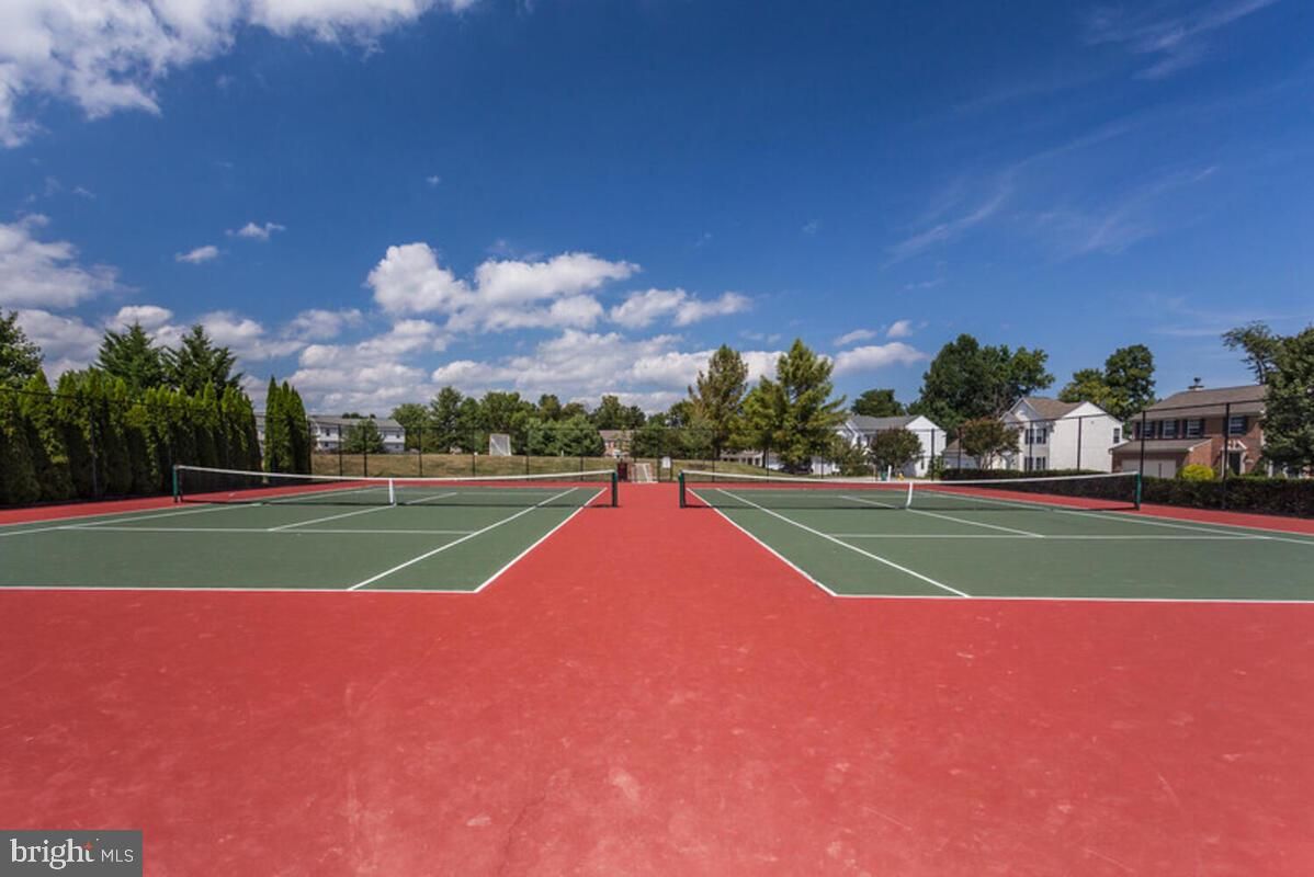 Exterior, Tennis Courts