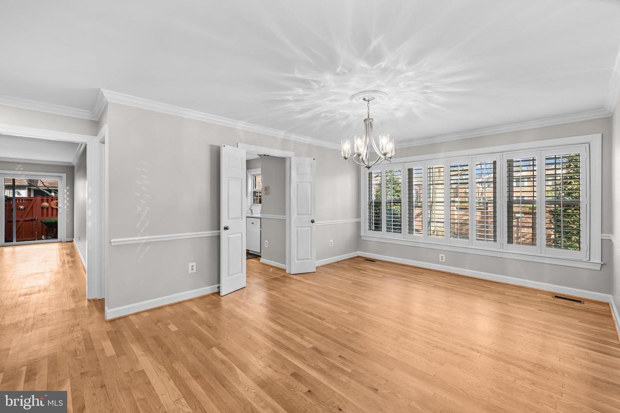 Chandelier, Empty room, Interior, Wood Texture Flooring