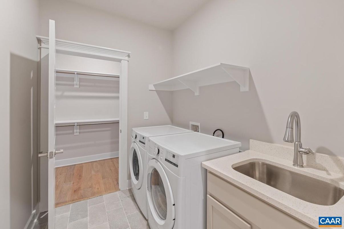 Interior, Washer, Wood Texture Flooring
