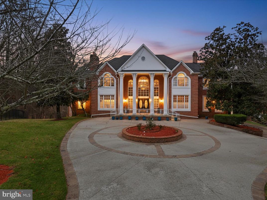 Backyard, Exterior, Facade, Brick Facade, French Provincial