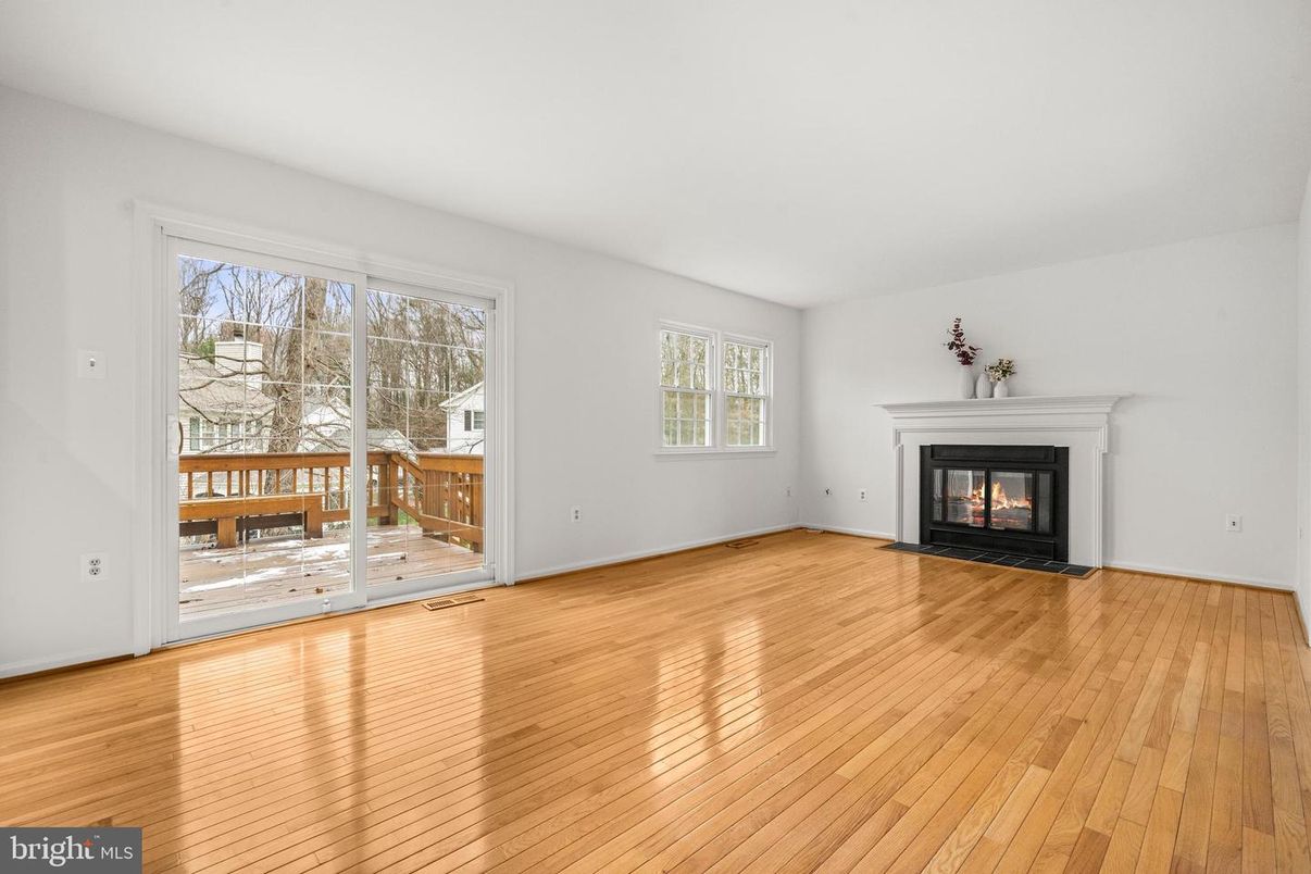 Empty room, Fireplace, Interior, Wood Texture Flooring