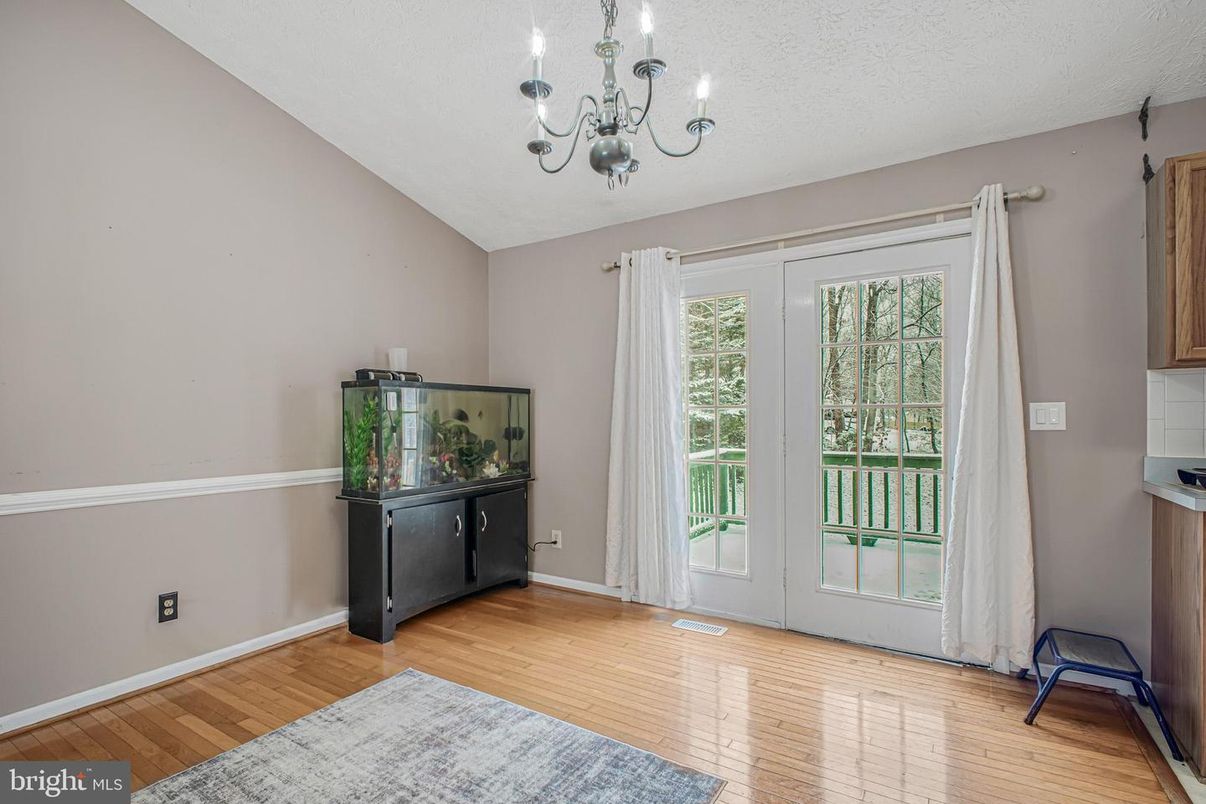 Chandelier, Empty room, Interior, Wood Texture Flooring