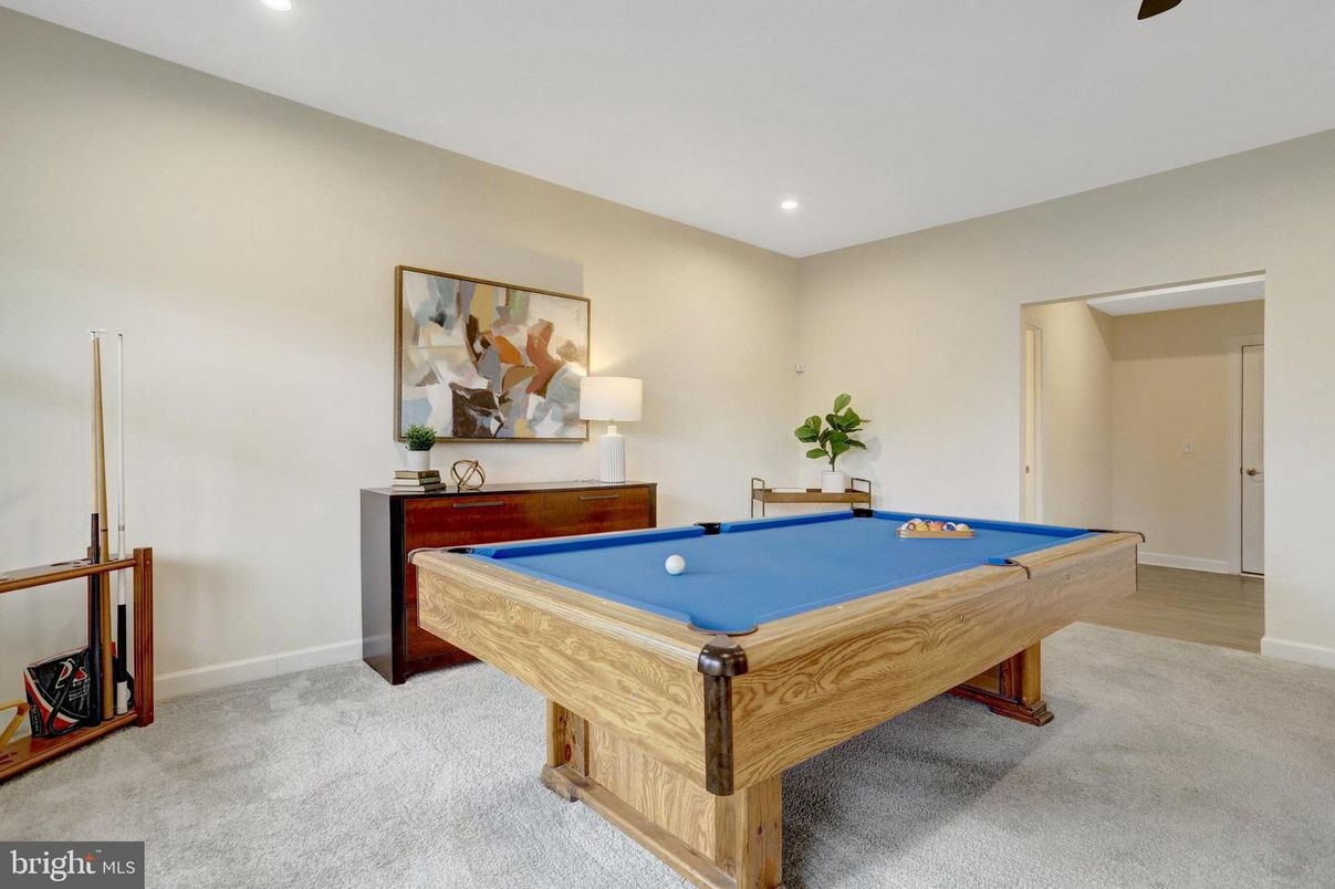 Billiard Table, Game Room, Interior, Recessed Lighting