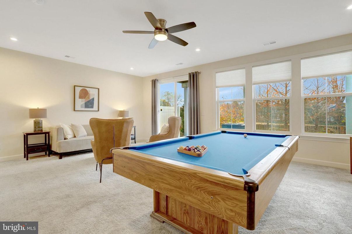 Billiard Table, Game Room, Interior, Recessed Lighting