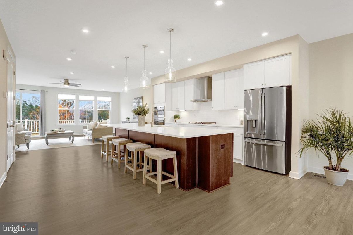 Interior, Kitchen, Living room, Pendant Lights, Recessed Lighting, Stainless Steel Appliances, Wood Texture Flooring