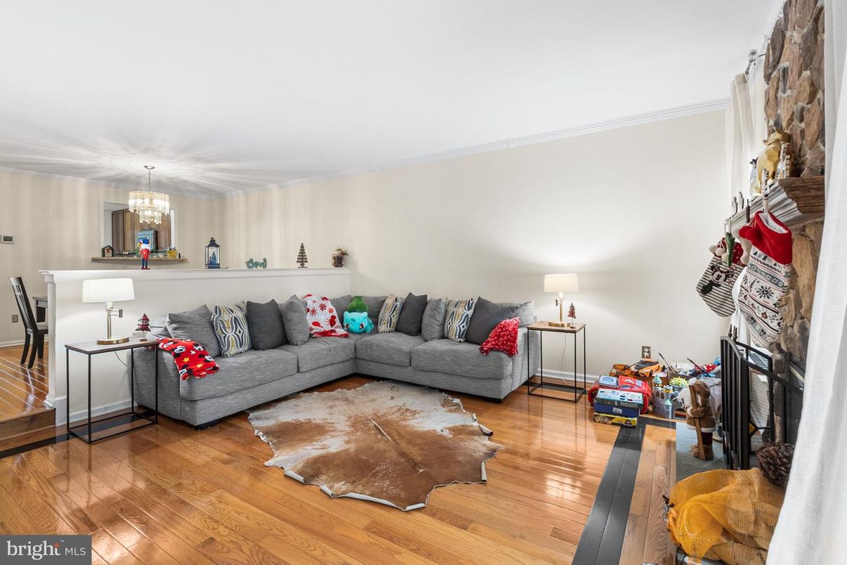 Chandelier, Interior, Living room, Wood Texture Flooring