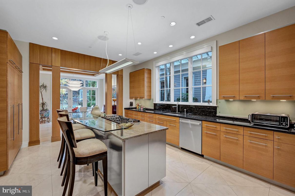 Dining room, Interior, Kitchen, Pendant Lights, Recessed Lighting, Stainless Steel Appliances