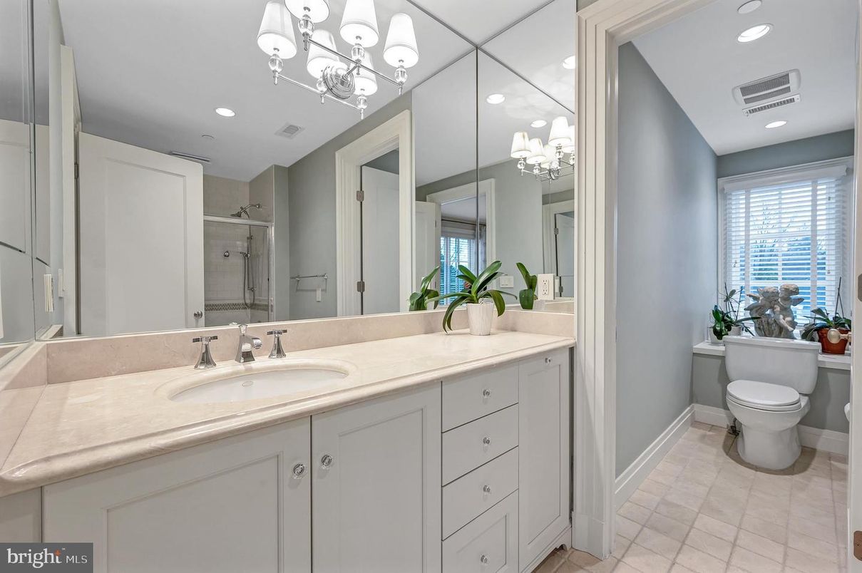 Bathroom, Interior, Recessed Lighting