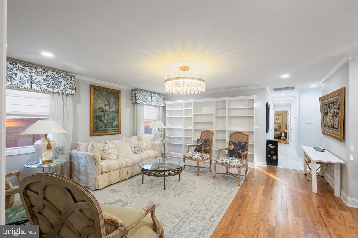 Chandelier, Interior, Living room, Recessed Lighting, Wood Texture Flooring