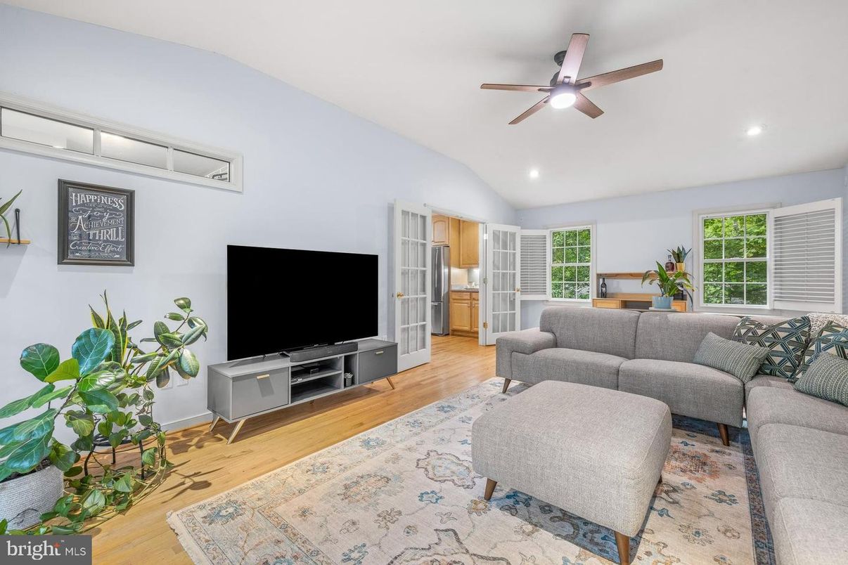 Interior, Kitchen, Living room, Recessed Lighting, Wood Texture Flooring