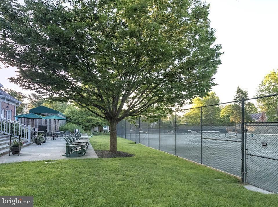 Exterior, Tennis Courts