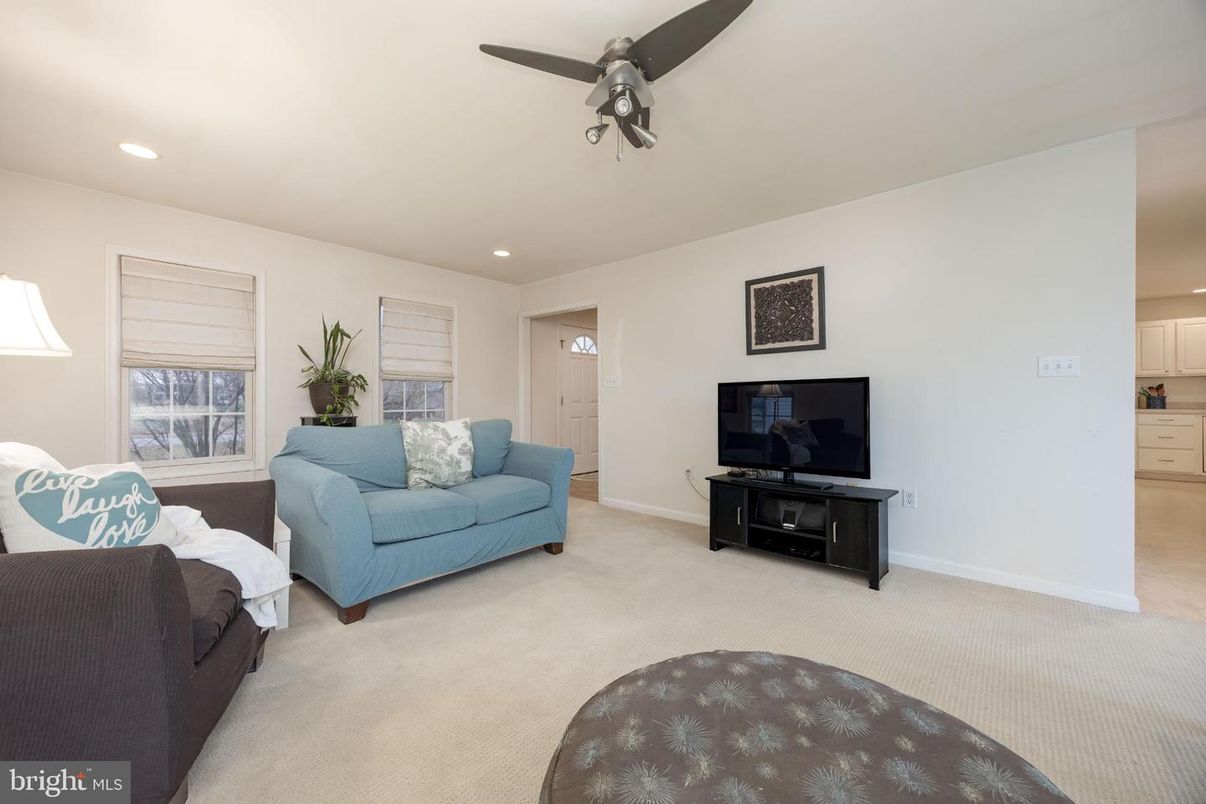 Interior, Living room, Recessed Lighting