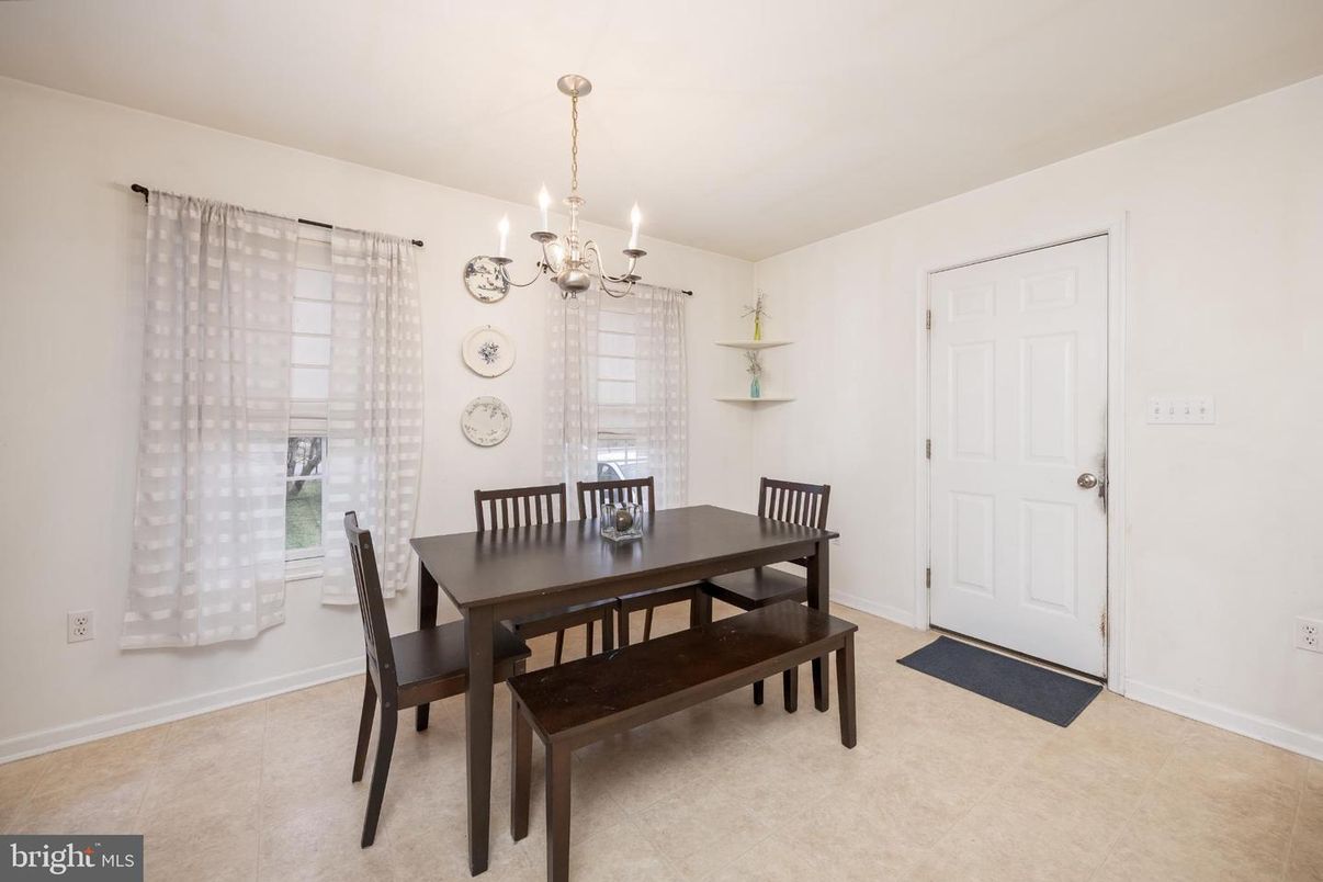 Chandelier, Dining room, Interior