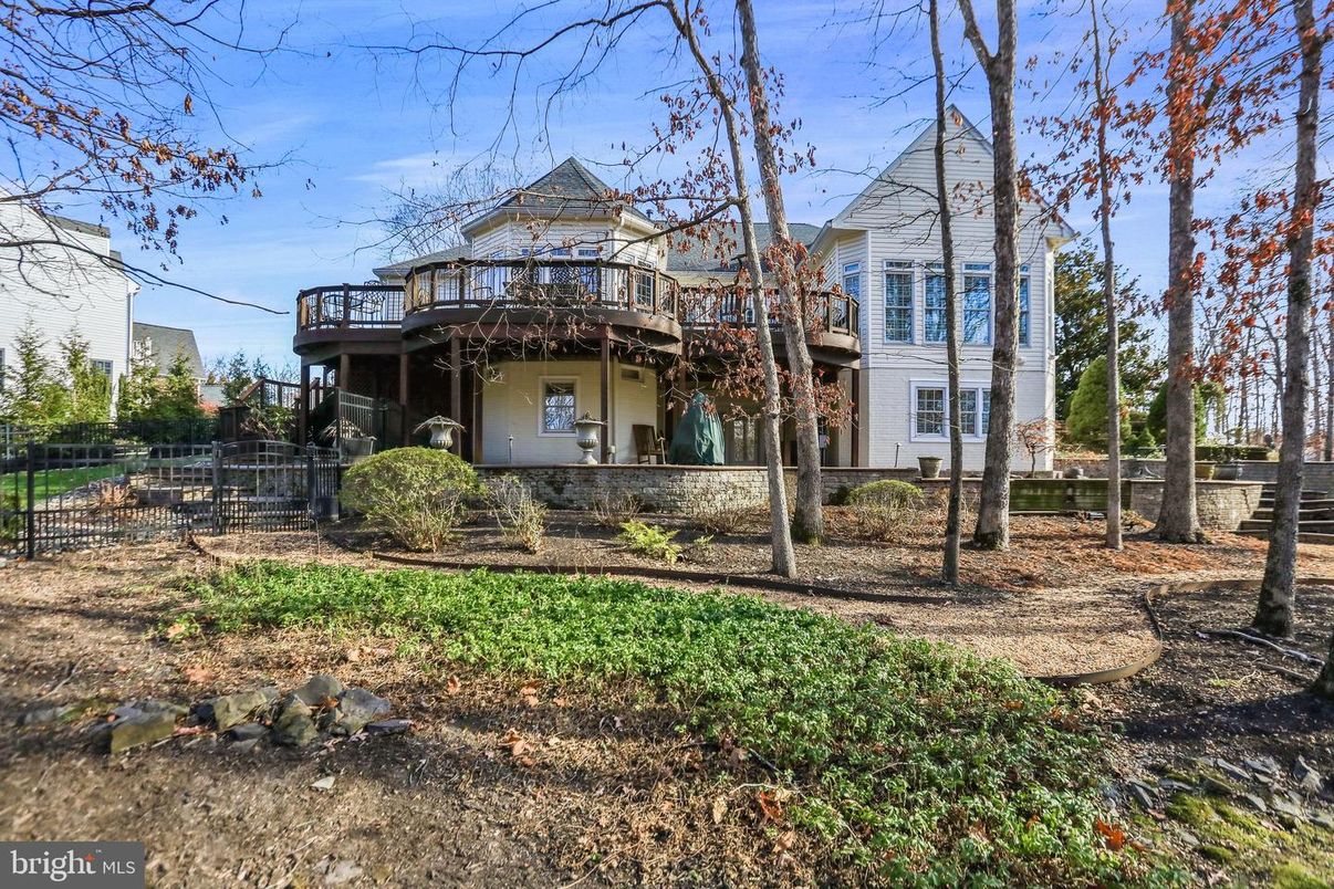 Backyard, Exterior, Facade, Queen Anne Victorian