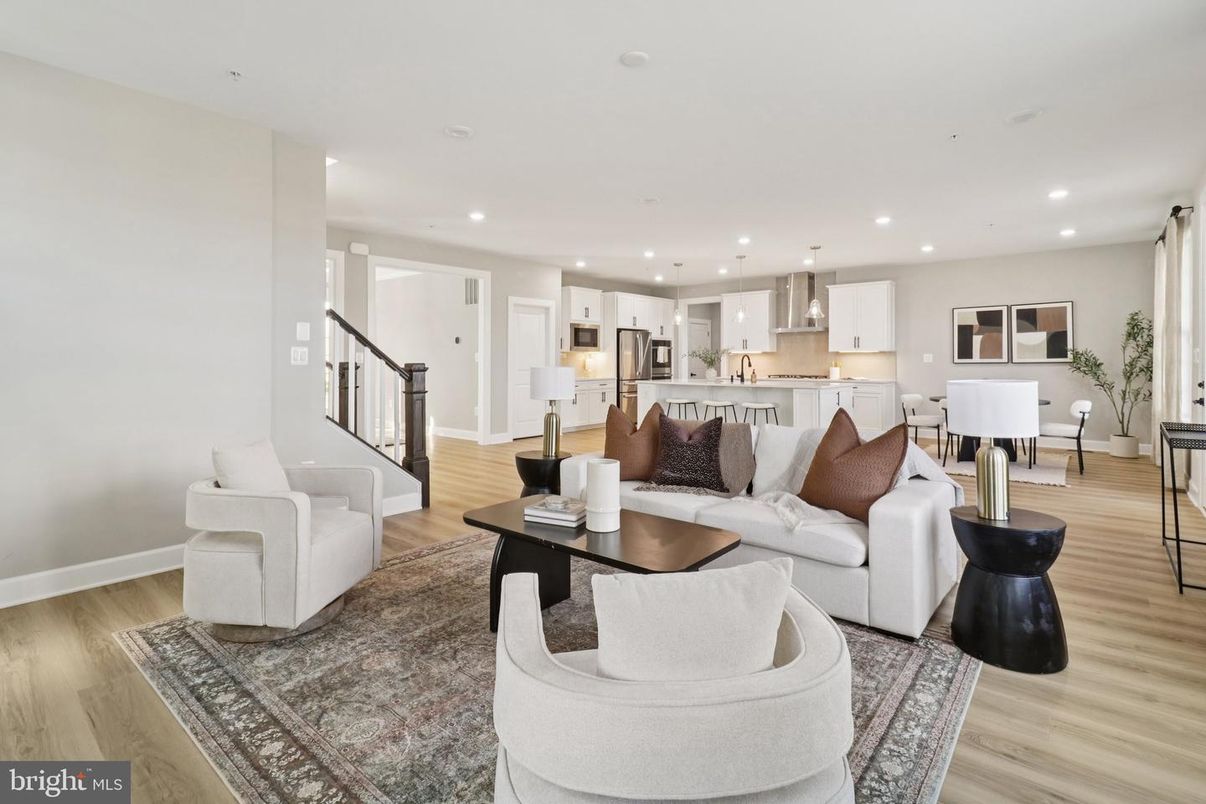 Dining room, Interior, Kitchen, Living room, Pendant Lights, Recessed Lighting, Stainless Steel Appliances, Wood Texture Flooring