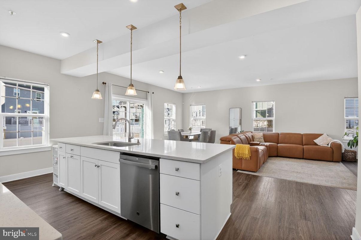 Dining room, Interior, Kitchen, Living room, Pendant Lights, Recessed Lighting, Wood Texture Flooring