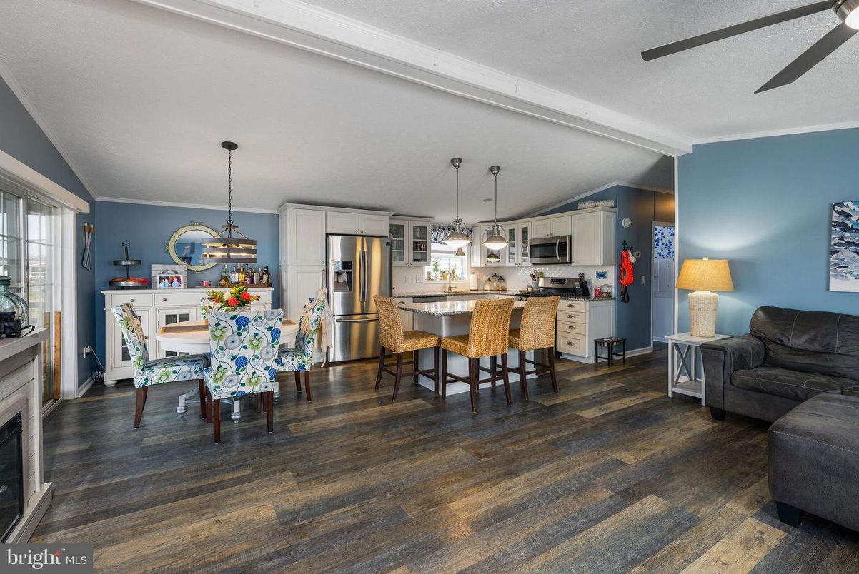 Dining room, Interior, Kitchen, Pendant Lights, Stainless Steel Appliances, Wood Texture Flooring