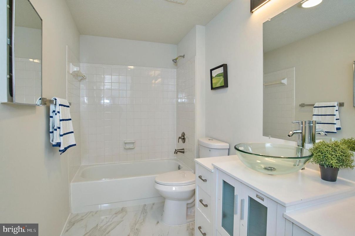 Bathroom, Interior, Marble, Recessed Lighting