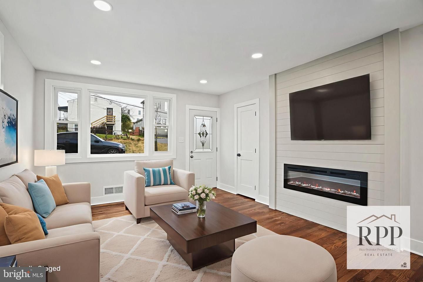 Fireplace, Interior, Living room, Recessed Lighting, Wood Texture Flooring