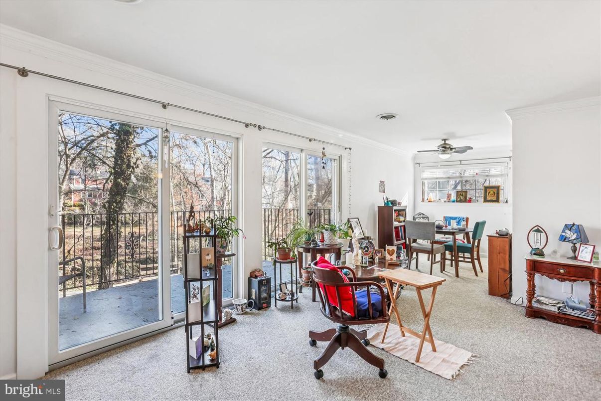 Home Office, Interior