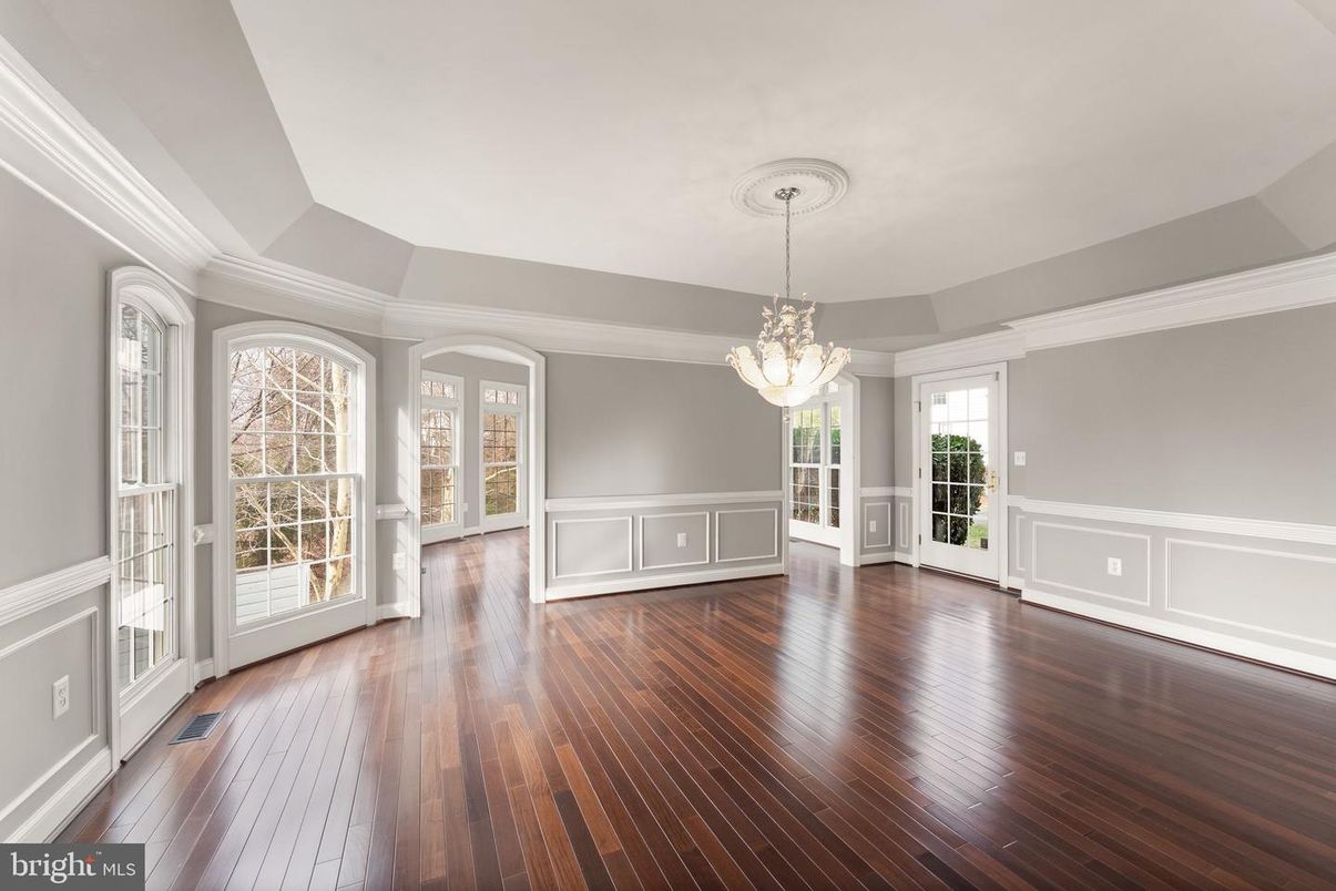 Chandelier, Empty room, Interior, Pendant Lights, Wood Texture Flooring