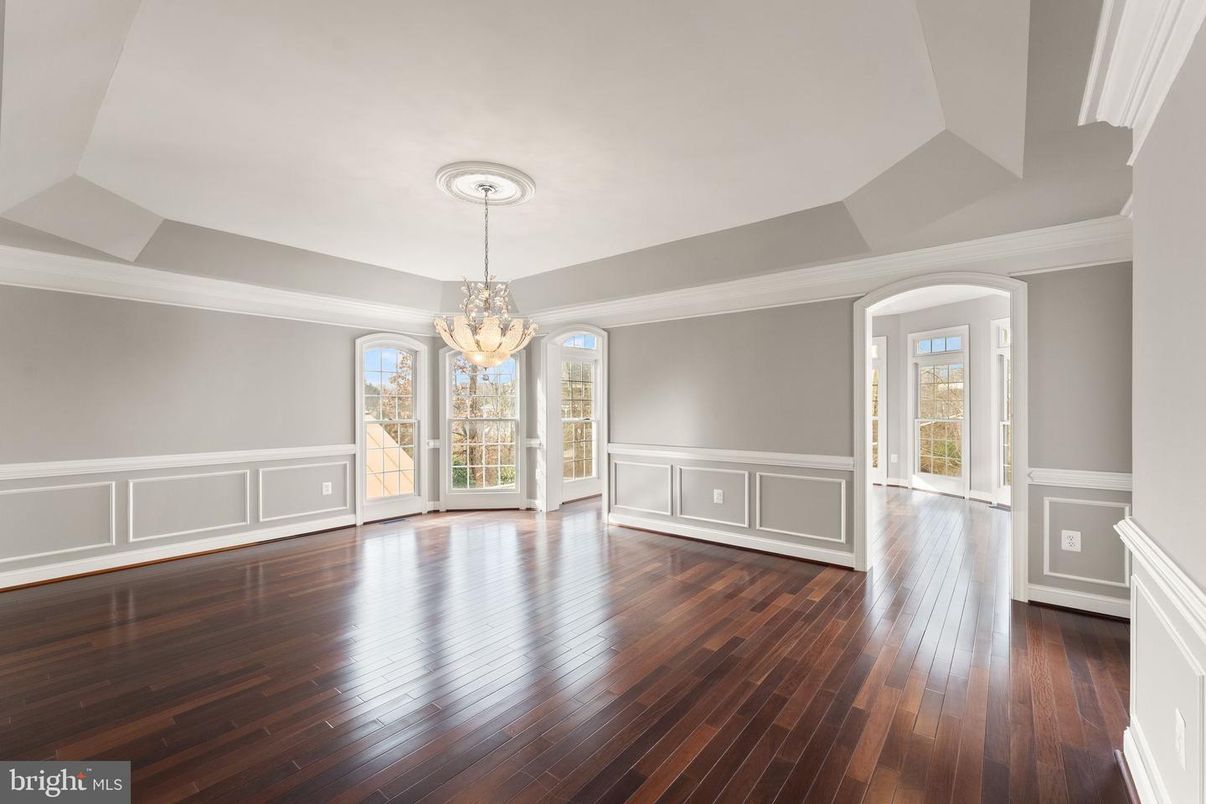 Chandelier, Empty room, Interior, Wood Texture Flooring