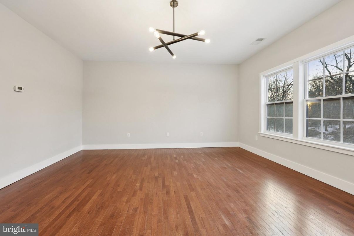 Empty room, Interior, Pendant Lights, Wood Texture Flooring