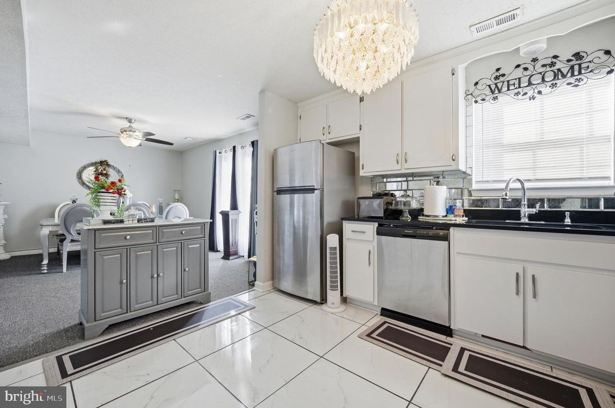 Chandelier, Interior, Kitchen