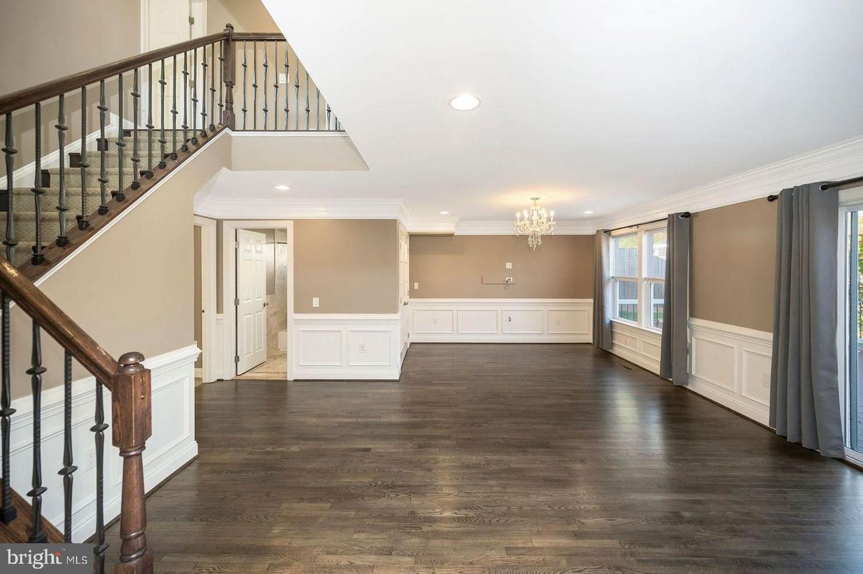 Chandelier, Empty room, Interior, Recessed Lighting, Wood Texture Flooring