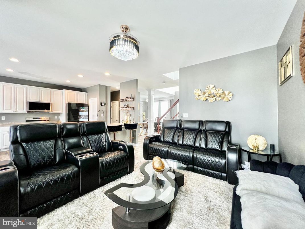 Chandelier, Interior, Kitchen, Living room, Recessed Lighting