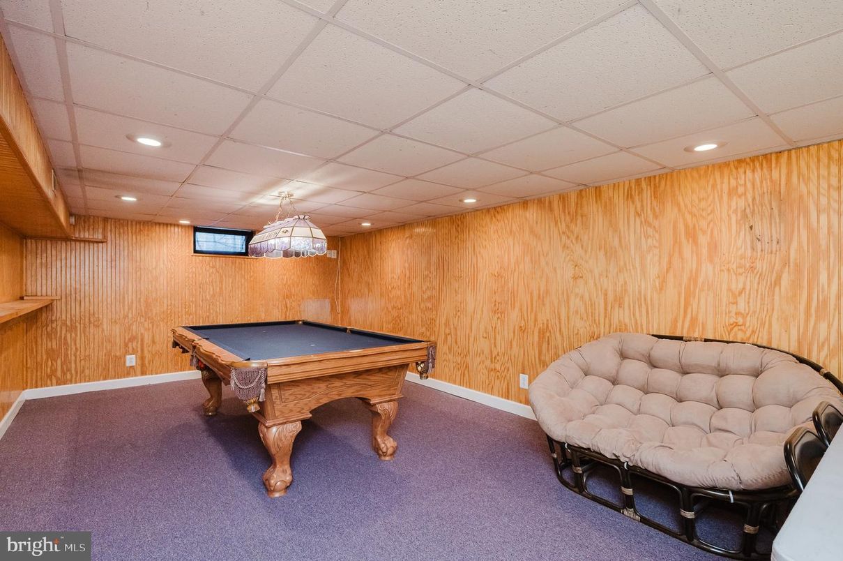 Billiard Table, Game Room, Interior, Pendant Lights, Recessed Lighting, Wooden Walls