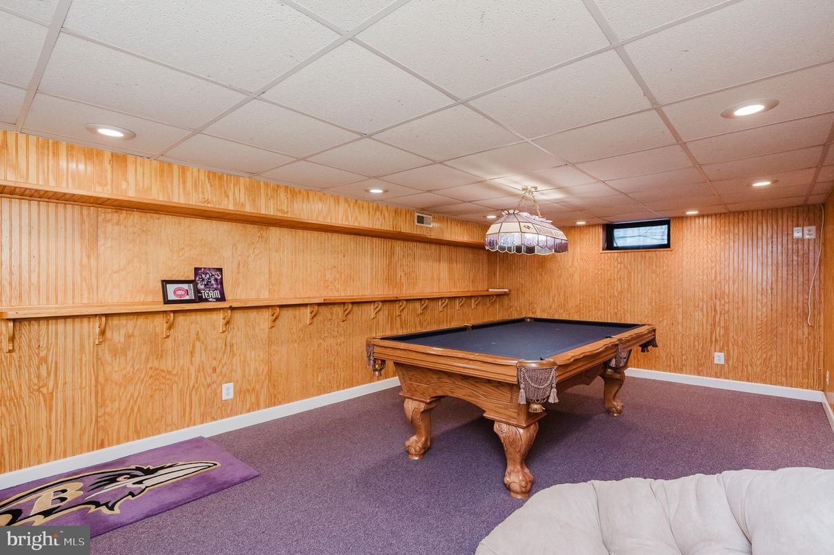 Billiard Table, Game Room, Interior, Pendant Lights, Recessed Lighting, Wooden Walls