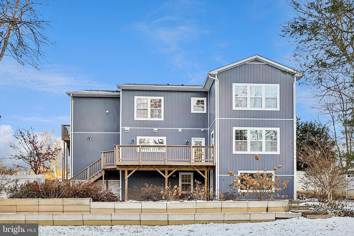 Exterior, Facade, Farmhouse