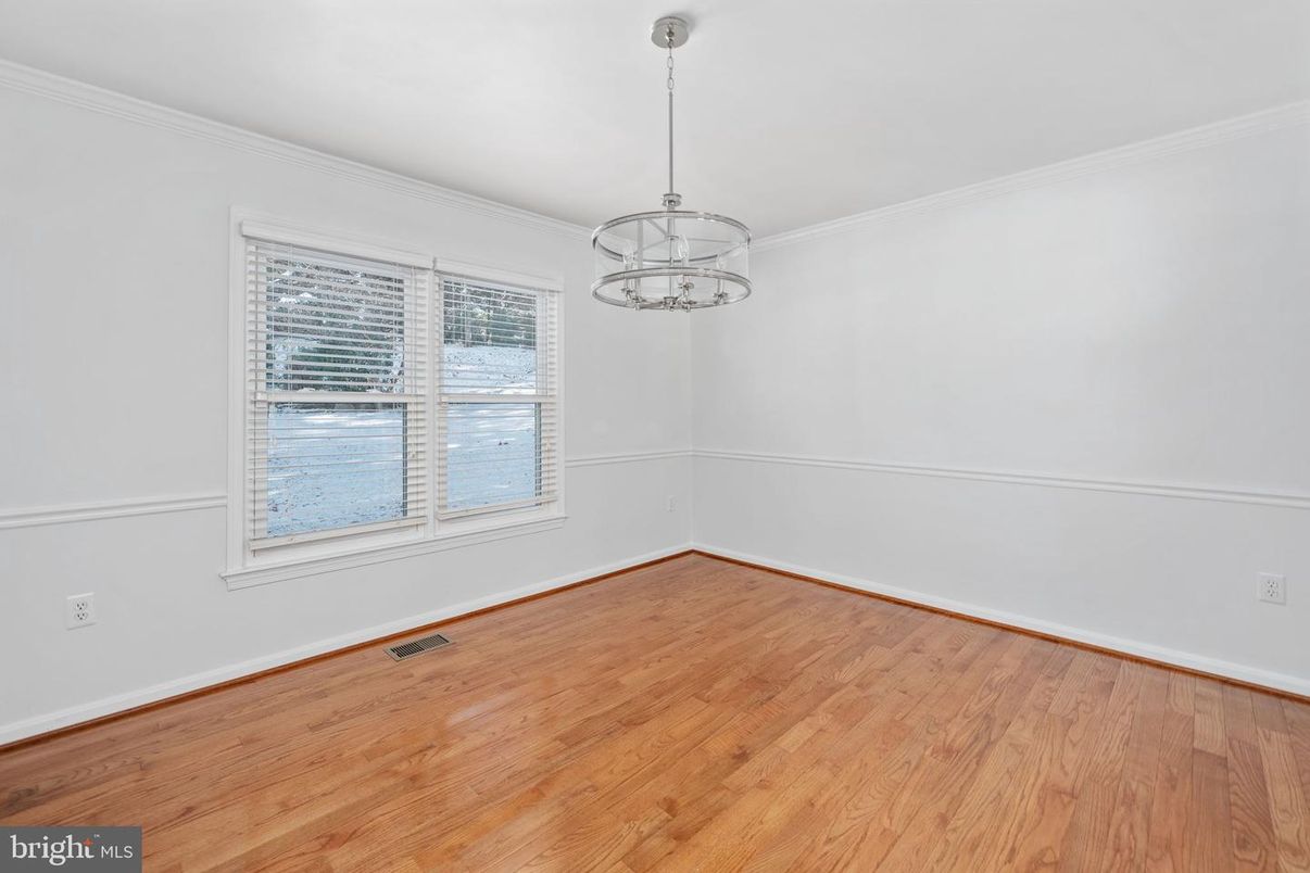 Chandelier, Empty room, Interior, Pendant Lights, Wood Texture Flooring