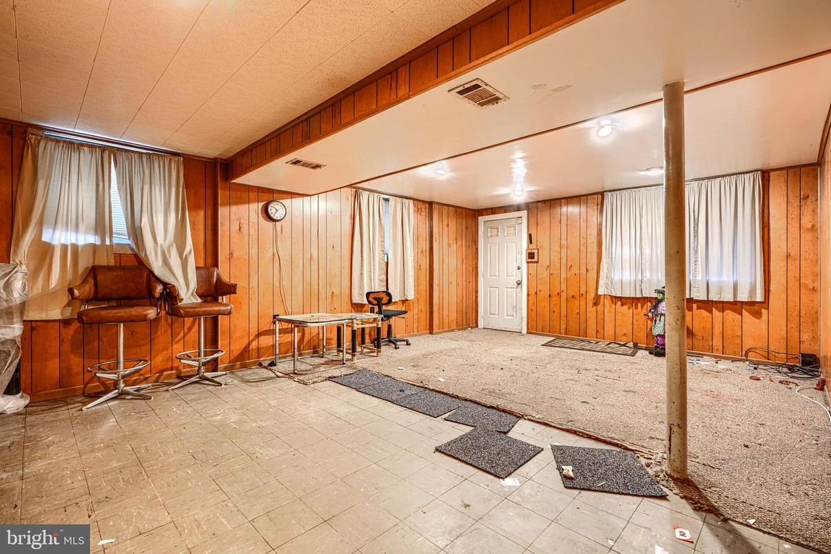 Interior, Wooden Walls