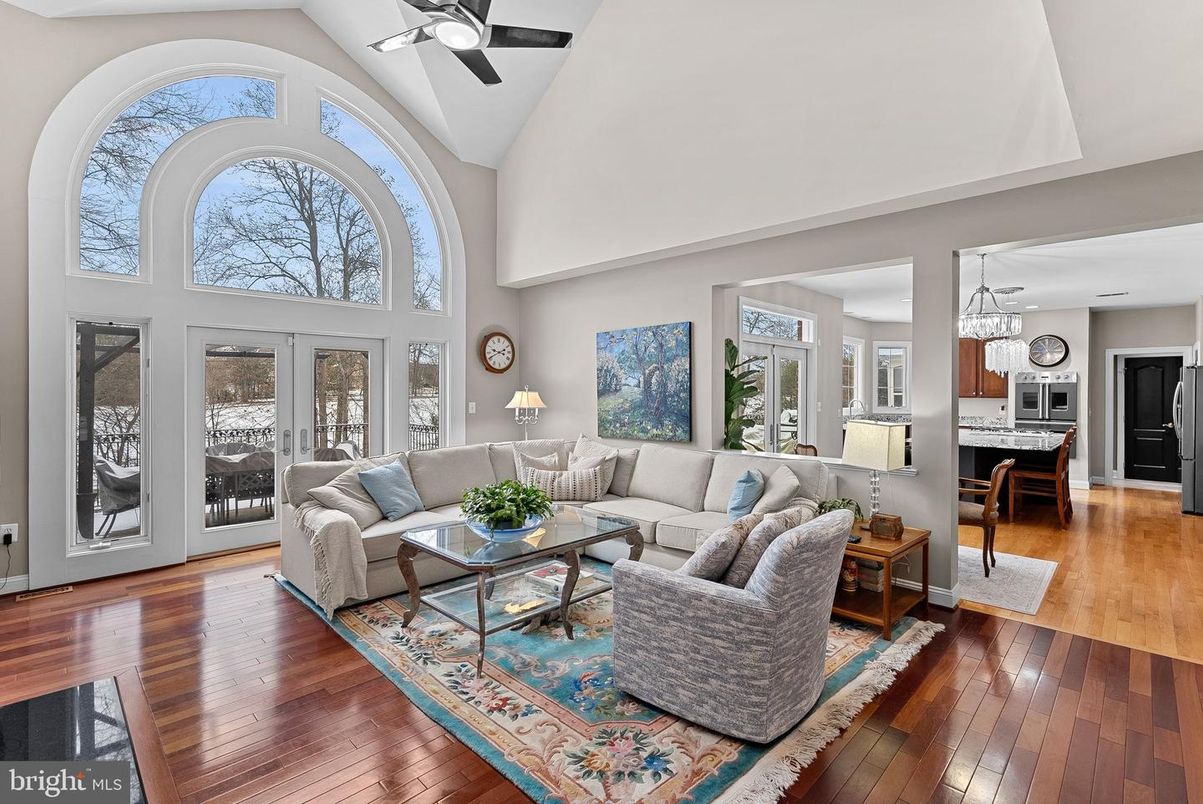 Interior, Kitchen, Living room, Pendant Lights, Stainless Steel Appliances, Wood Texture Flooring