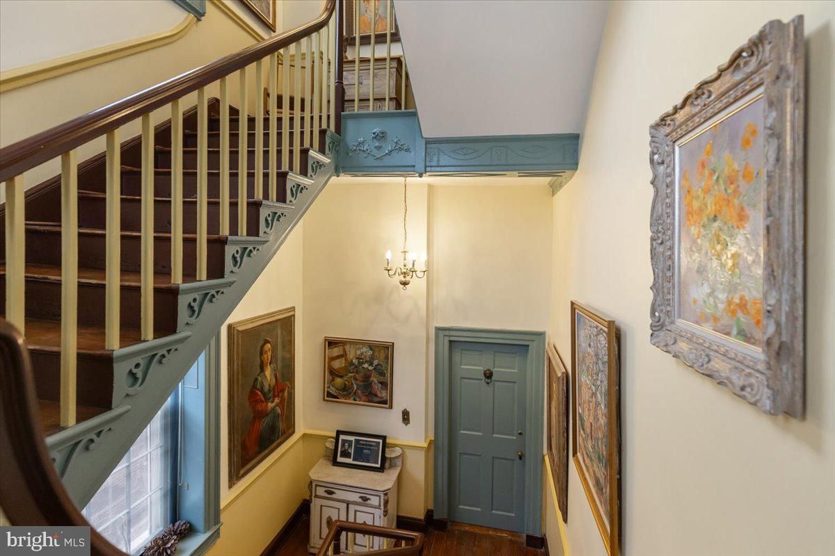 Chandelier, Interior, Wood Texture Flooring