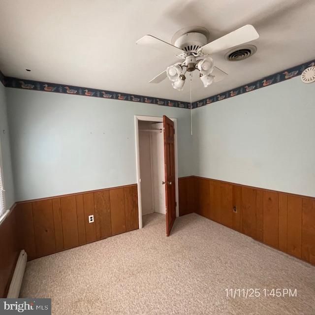 Empty room, Interior