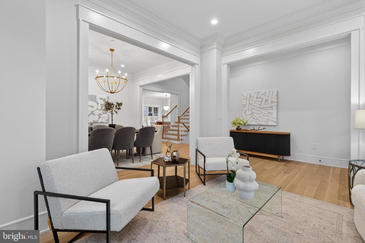 Chandelier, Dining room, Interior, Living room, Recessed Lighting, Wood Texture Flooring