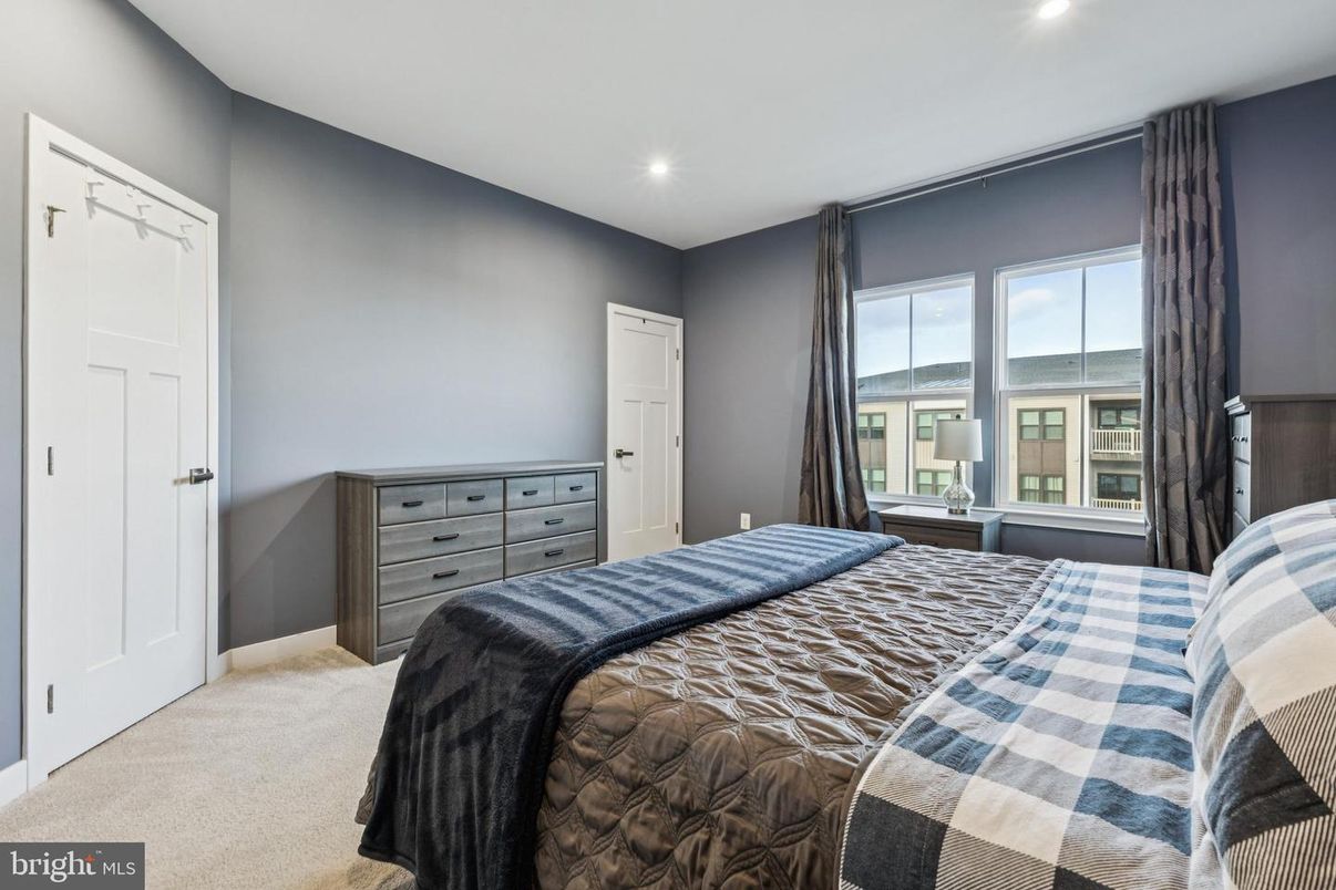 Bedroom, Interior, Recessed Lighting